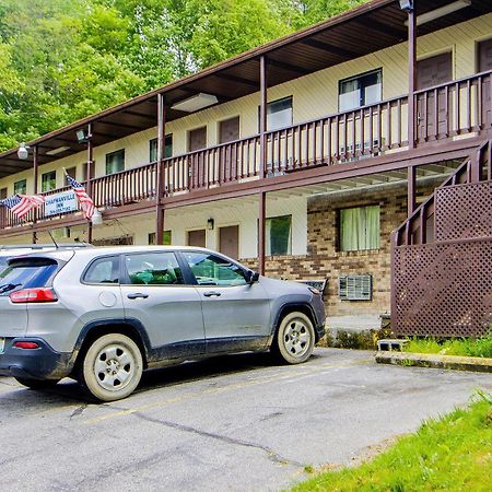 Oyo Hotel Chapmanville Inn, Wv - Hwy 119 Exterior foto